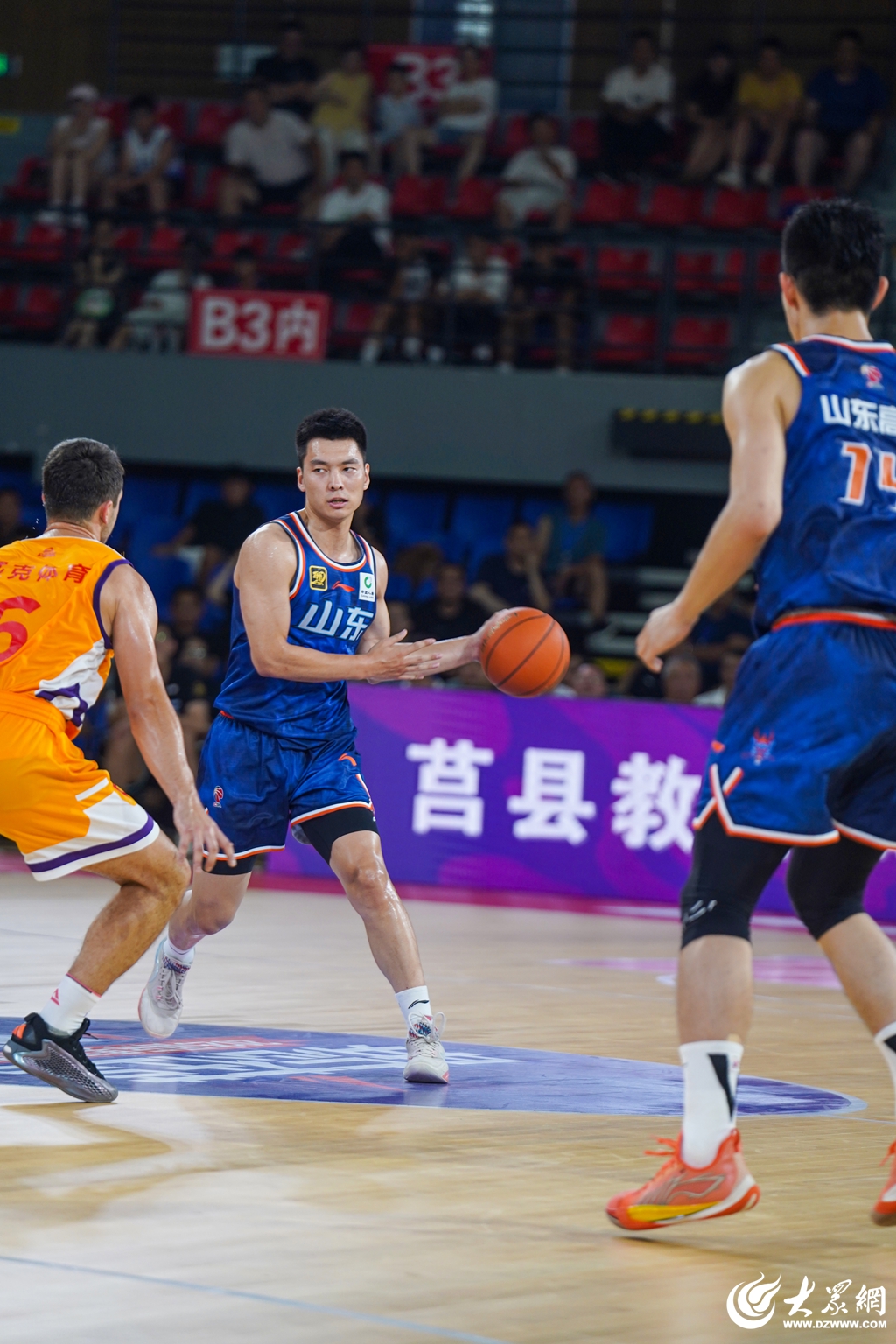 九游娱乐-关于转折点！山东男篮造点机会，NBA总决赛窗口期攻防权衡，媒体盛赞，阵容厚度经受考验的信息